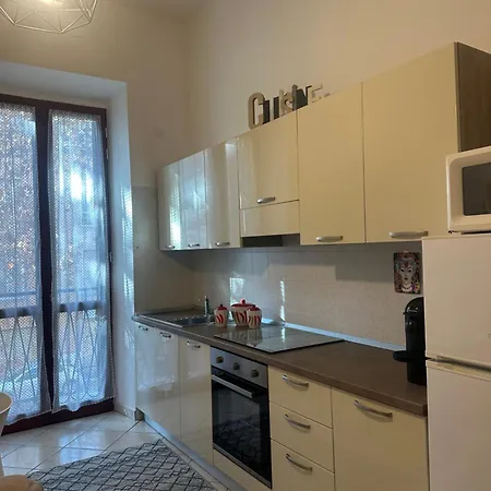 Bloom - Near Hospital - Free Wifi Novara